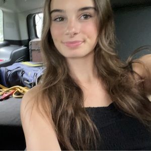 Meet your Posher, Ella